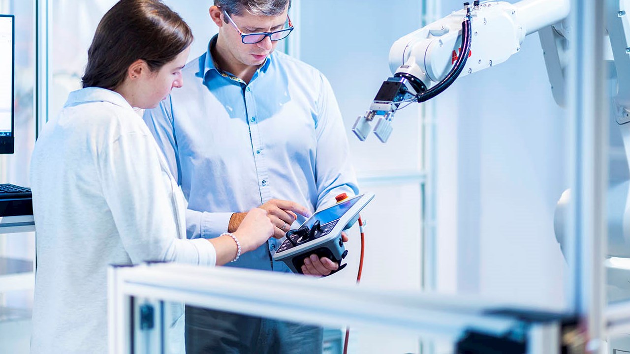 Bezpieczna praca z robotami