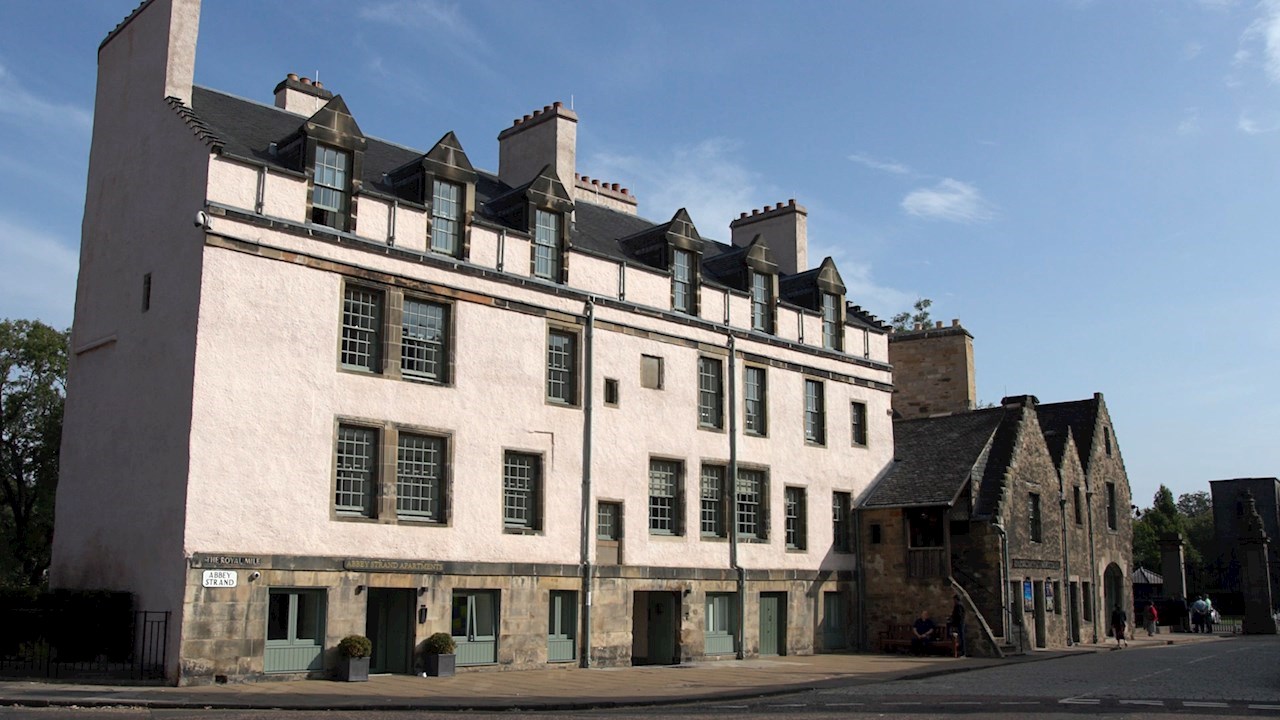 A 500-year-old royal residence enters a new era of automation, energy efficiency, and comfort