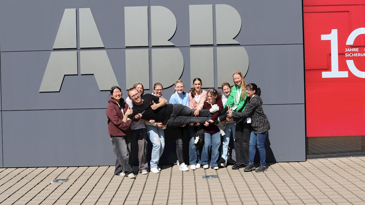 Mädchen und Technik -  eine gute Kombi bei ABB am Girls‘Day 2025