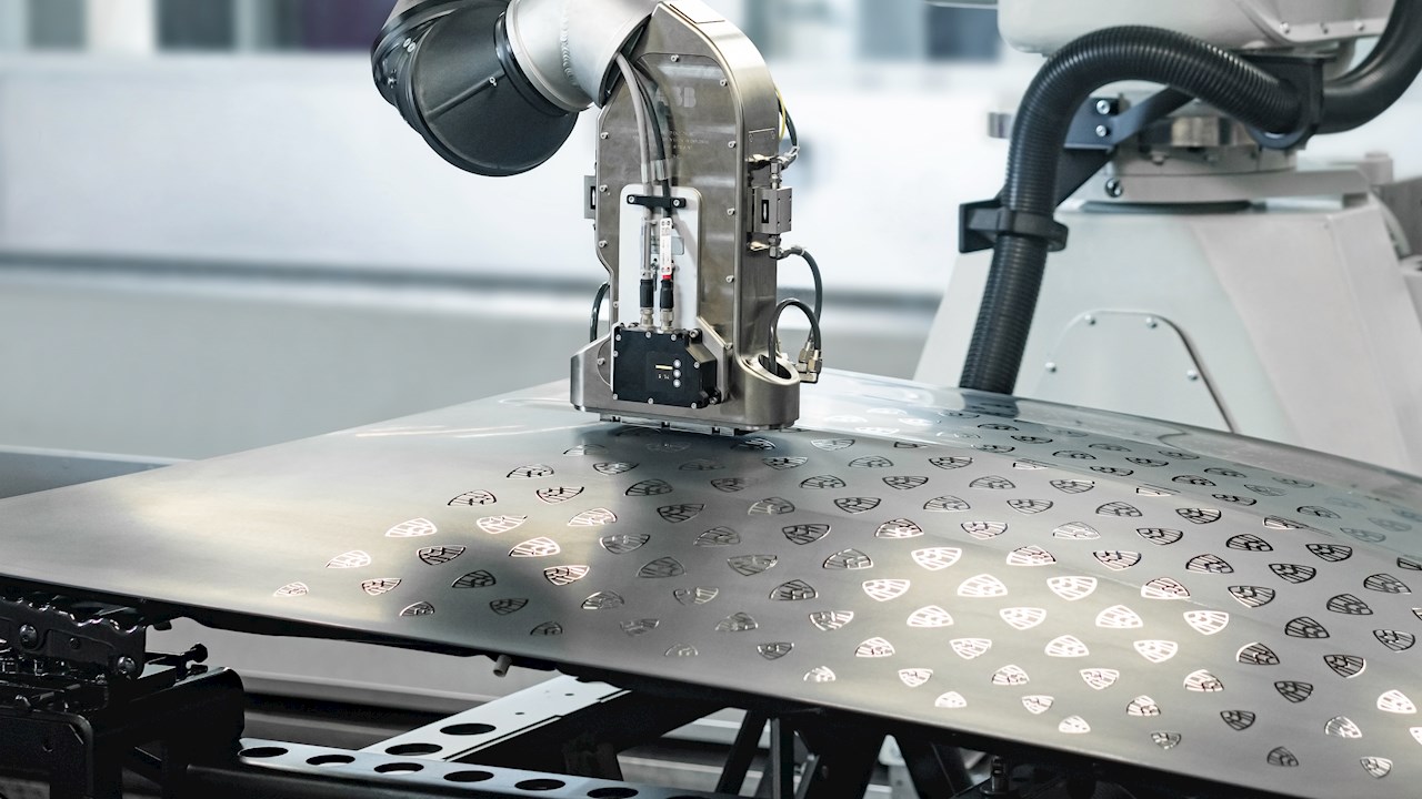 PixelPaint de ABB aporta acabados de pintura exclusivos y sostenibles a la planta de Mercedes-Benz en Sindelfingen
