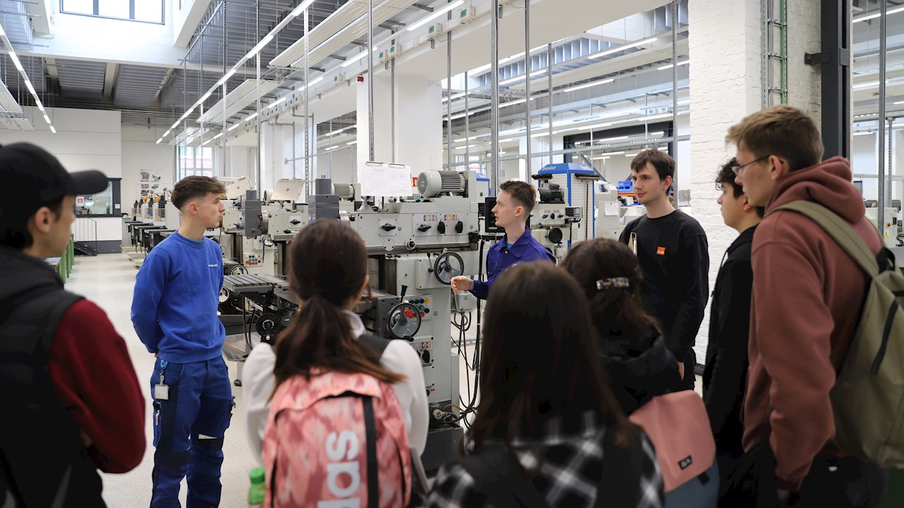 Technik erleben am Tag der offenen Tür im ABB Ausbildungszentrum Berlin