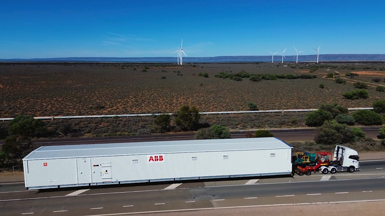 The units were 37.5 meters wide, requiring special transportation arrangements.