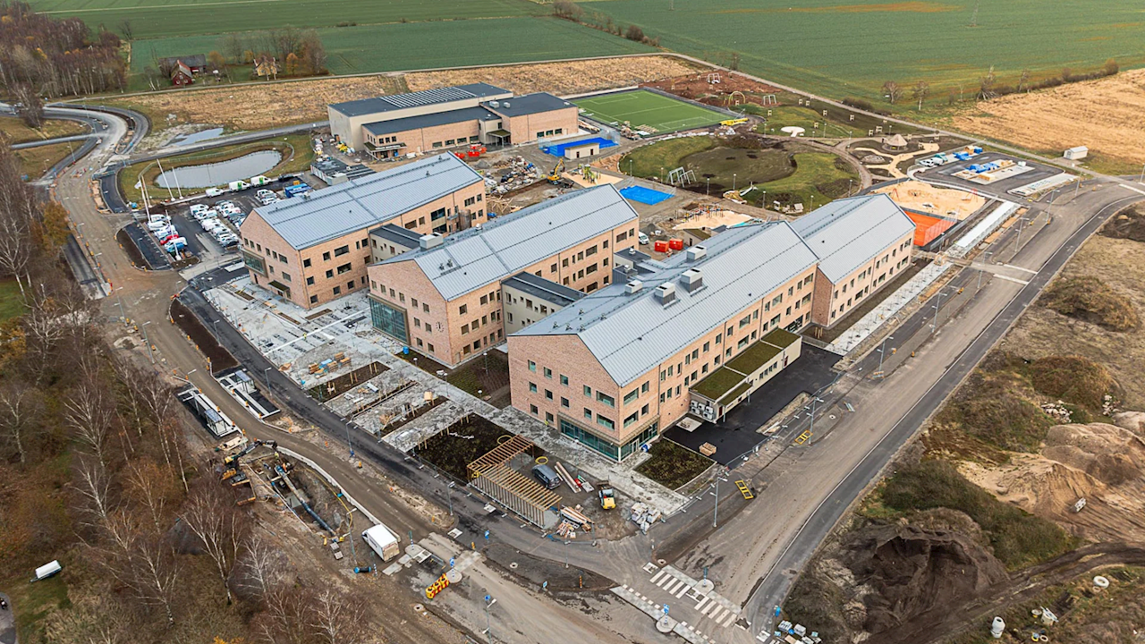 ABB och Bravida visar vägen för hållbara, smarta skolor i svenskt utbildningsprojekt