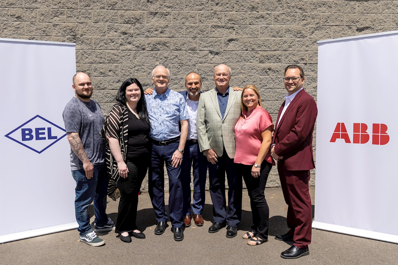 Mike Shenouda avec la famille Bélanger