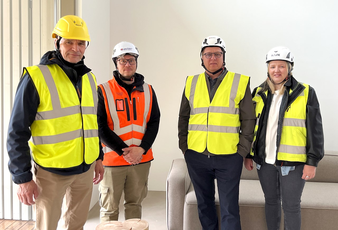 Puroila Oy on Oulun seudulla toimiva rakennusliike, joka on rakentanut rivitaloja, paritaloja, erillistaloja sekä omakotitaloja jo yli 30 vuoden ajan. Kuvassa Vasemmalta Kari Luukkonen ABB, Jani Ahola JaiTec Oy, Sakari Puroila ja Sara Puroila Puroila Talot Oy.