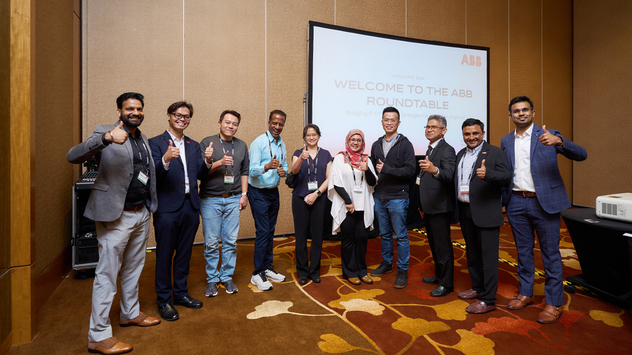 Delegates at the roundtable session gathered for a commemorative photo, concluding on the productive session focusing on industrial cyber security.
