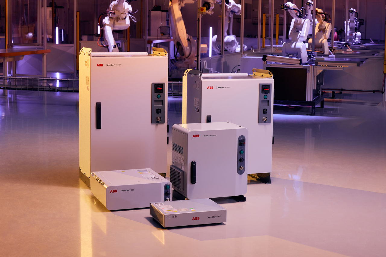 OmniCore az ABB Robotics által gyártott bármely ipari robothoz és szoftverhez csatlakoztatható