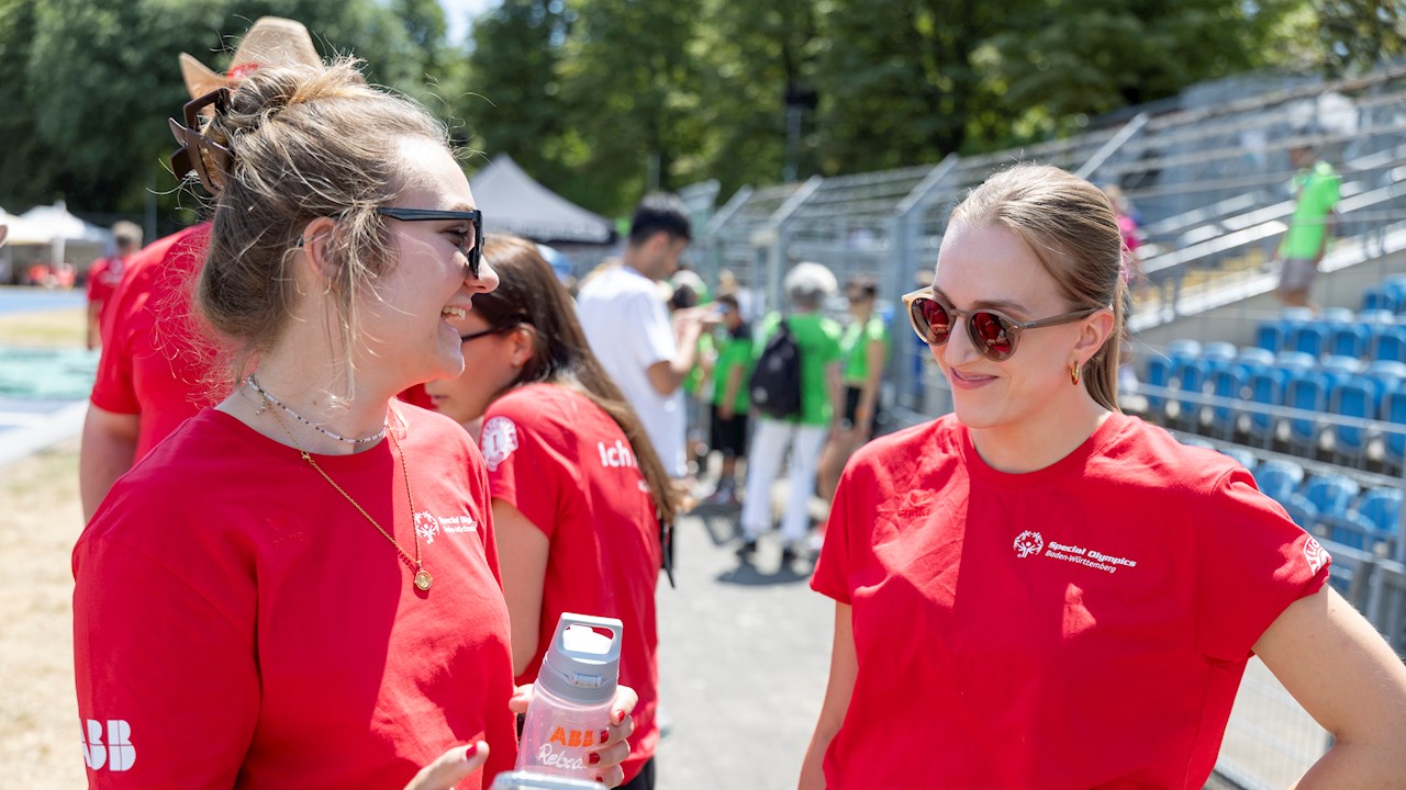 Rebecca hatte nur Gutes gehört und sich direkt beworben - Volunteergeschichten #25JahreGemeinsamStark