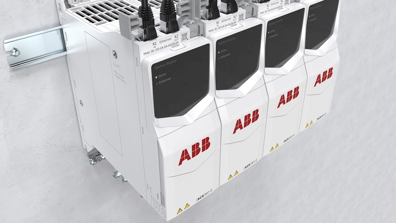 ABB tuo markkinoille uuden sukupolven taajuusmuuttajan, joka on suorituskykyinen, helposti yhdistettävä ja kyberturvallinen