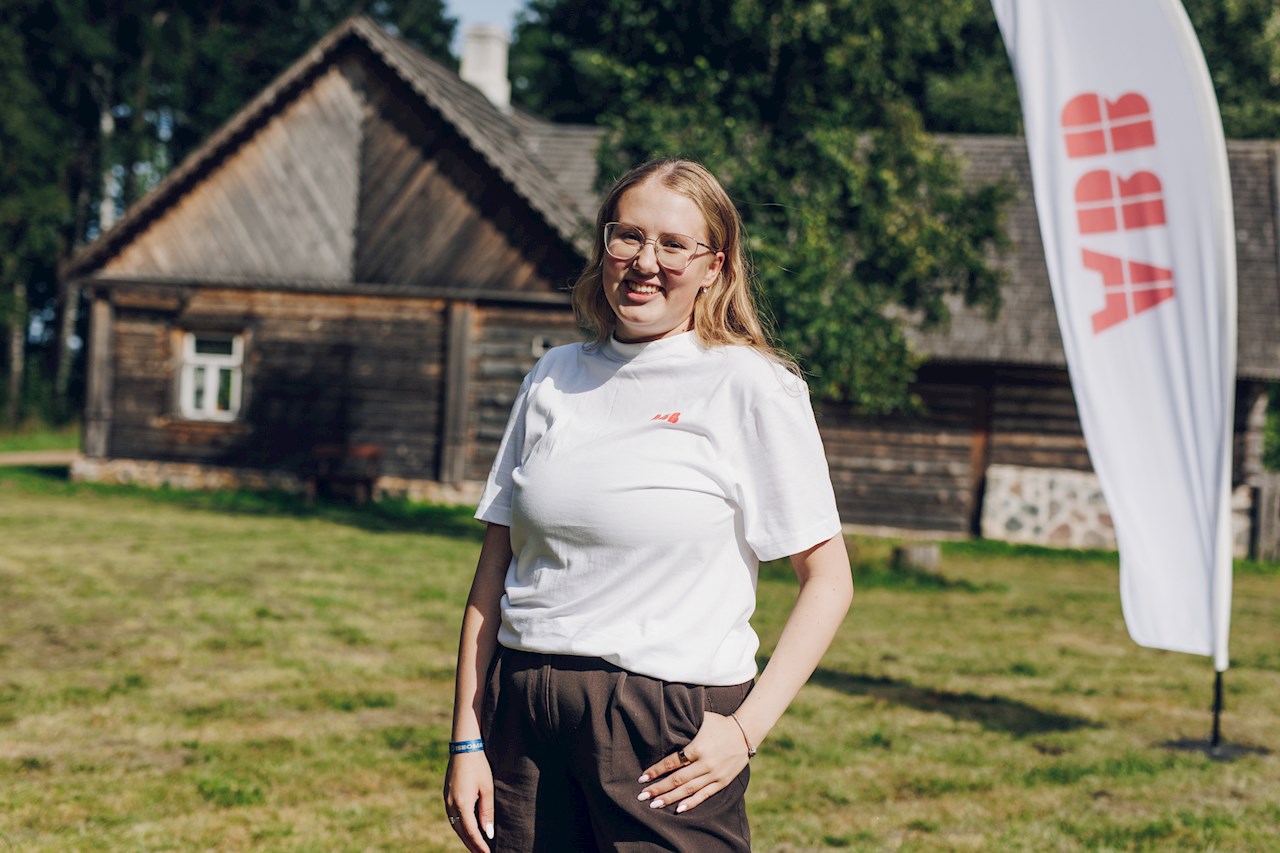 Pildil on Heliis-Alexandra Kägo