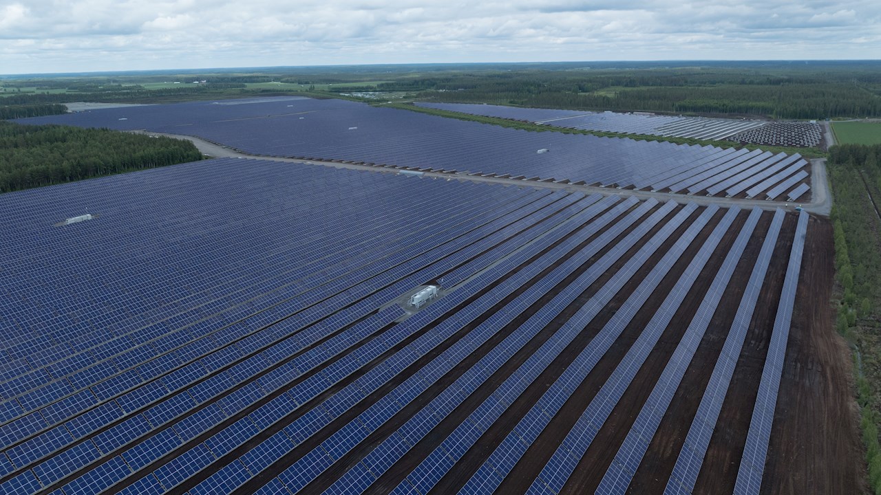 Smart electrification solutions power one of Finland’s largest solar parks 