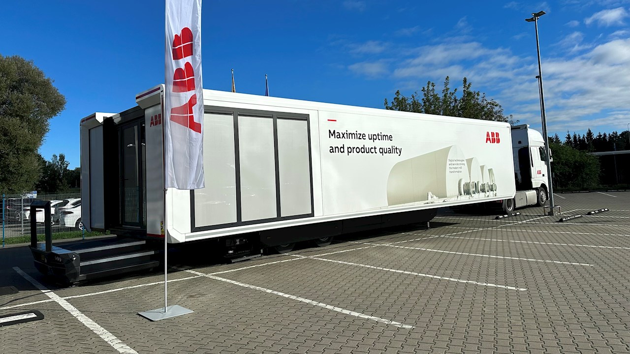 Mobili ABB įrangos paroda iš Suomijos aplankė Lietuvos ABB ir VILNIUS TECH