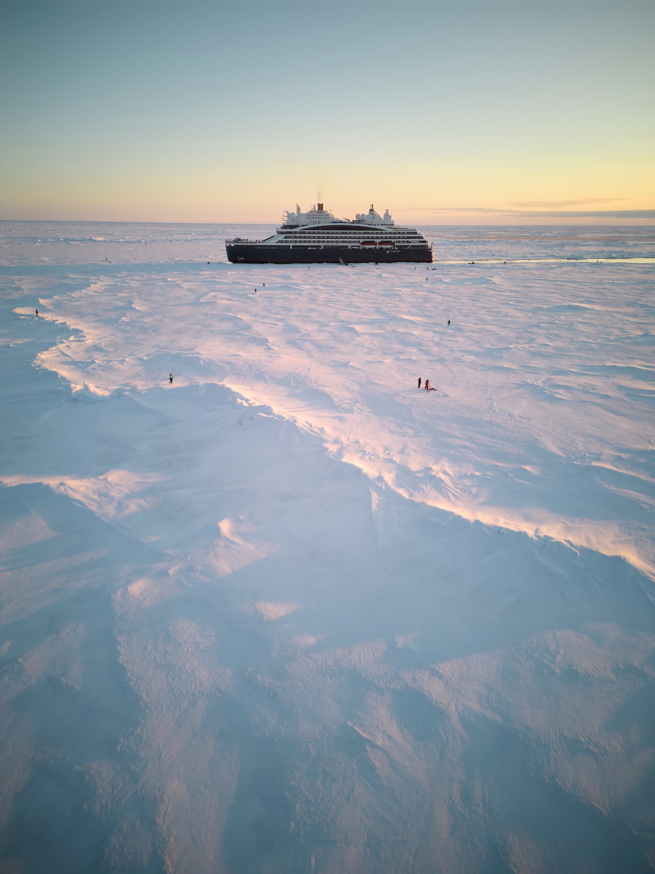In September 2024, Le Commandant Charcot completed a 
20-day trans-Arctic voyage, traversing both the geographic and 
magnetic North Poles. Image credit: ©PONANT – Antoine LE GUEN