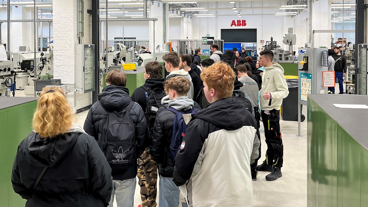 Ausbildung hautnah erleben: Tag der offenen Tür im ABB Ausbildungszentrum Berlin