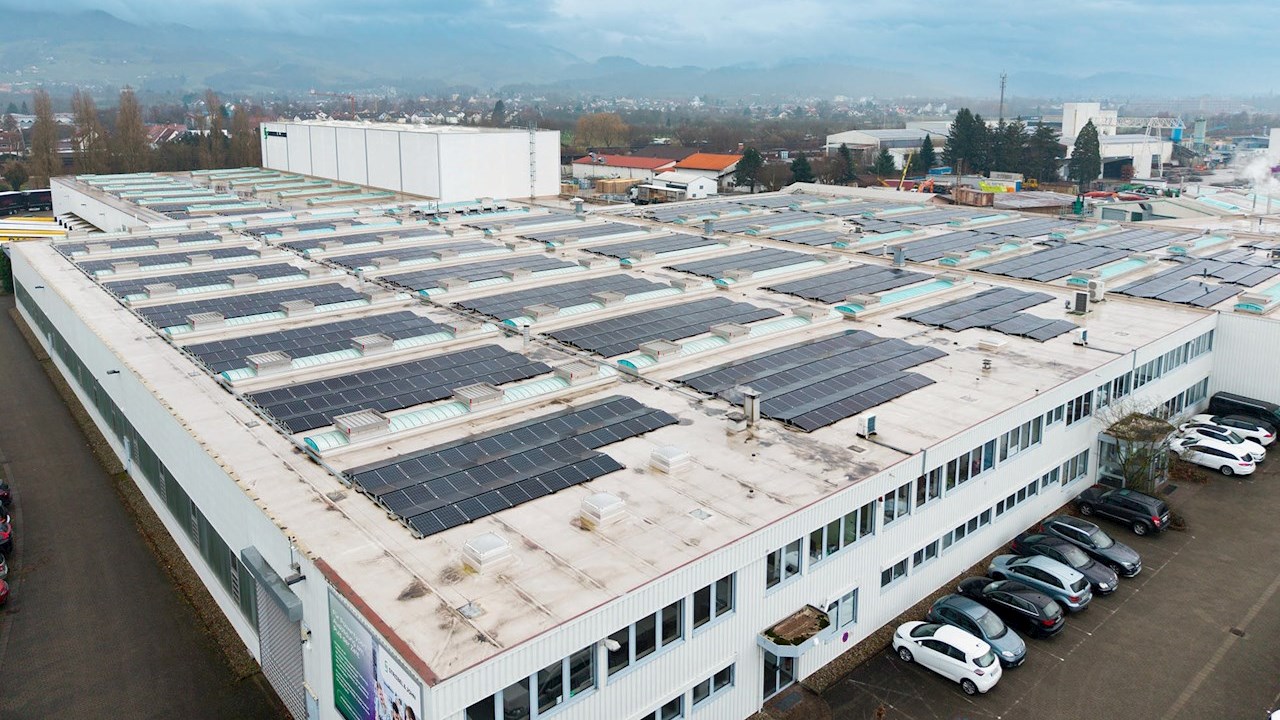 Az ABB sasbachi üzeme jelentősen csökkenti kibocsátásait és növeli energiafüggetlenségét a Mission to Zero™ program keretében