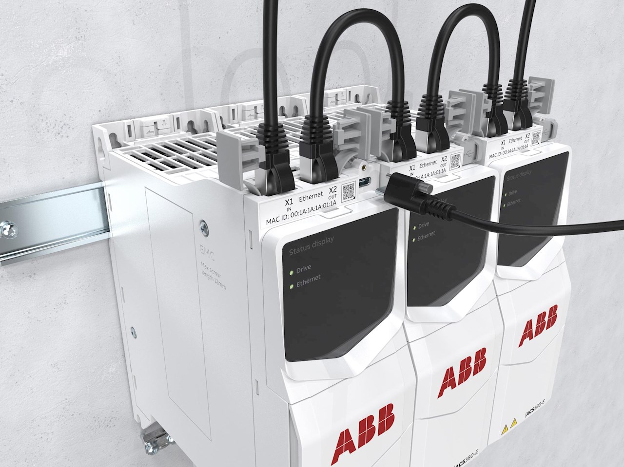 Połączenia typu daisy-chain w ACS380-E