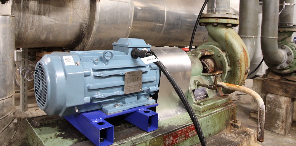 Der neue ABB-Motor bei VARO Energy für die Pumpenanwendung.