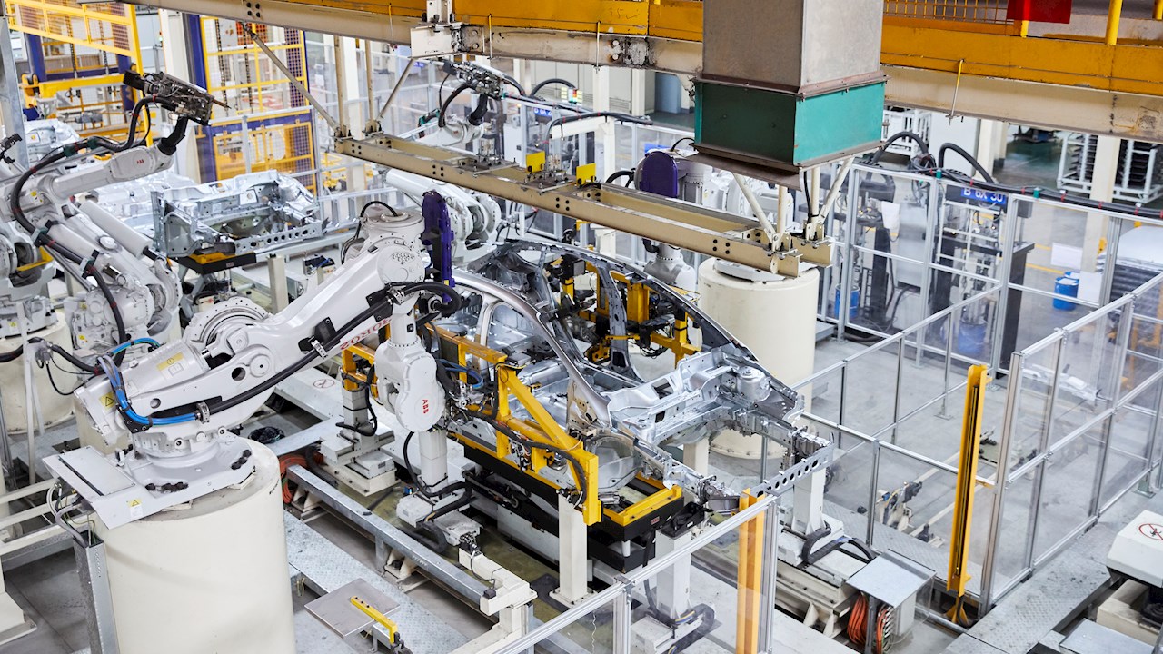 Una encuesta de ABB Robotics señala la ciberseguridad como máxima prioridad para los fabricantes de auto