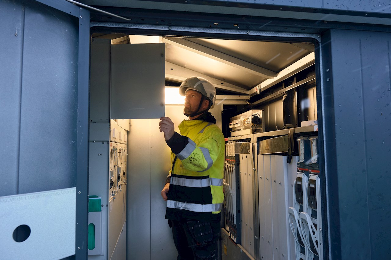InLine II with integrated ITS2 combines measurement and monitoring in a single device and reduces installation time by up to 80 percent compared with external energy meters.

