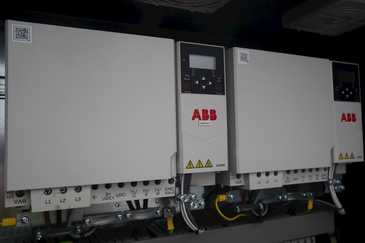 Excool CDU pumps are controlled by ABB drives to maximize energy savings for end users.