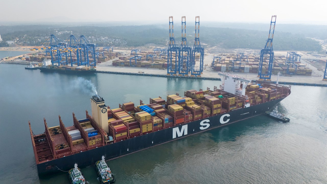 Cargo vessel arriving at Vizhinjam terminal. Image credit: ABB