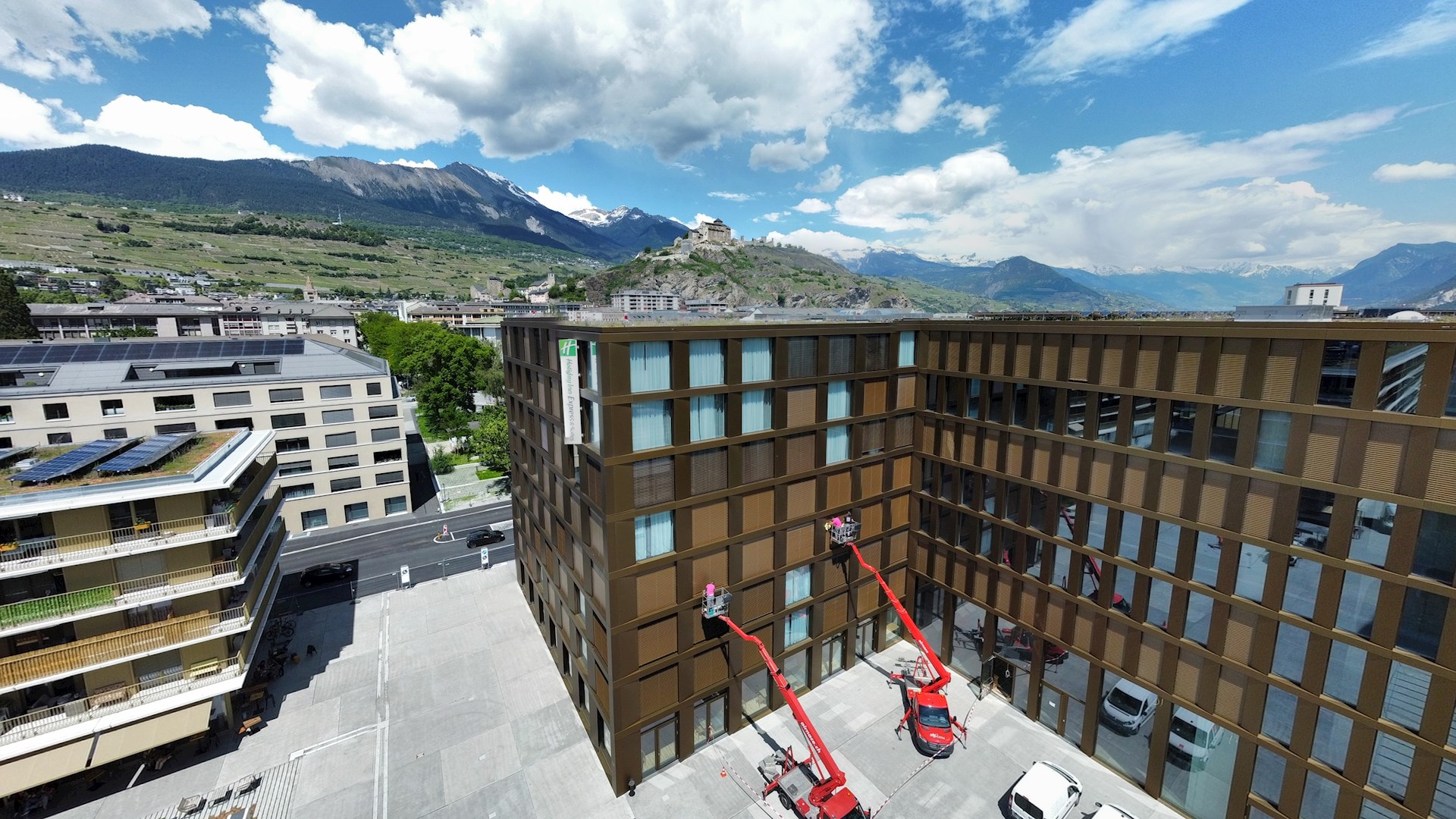 Elektrifizierung und Automation von ABB für das grösste Hotel Sions