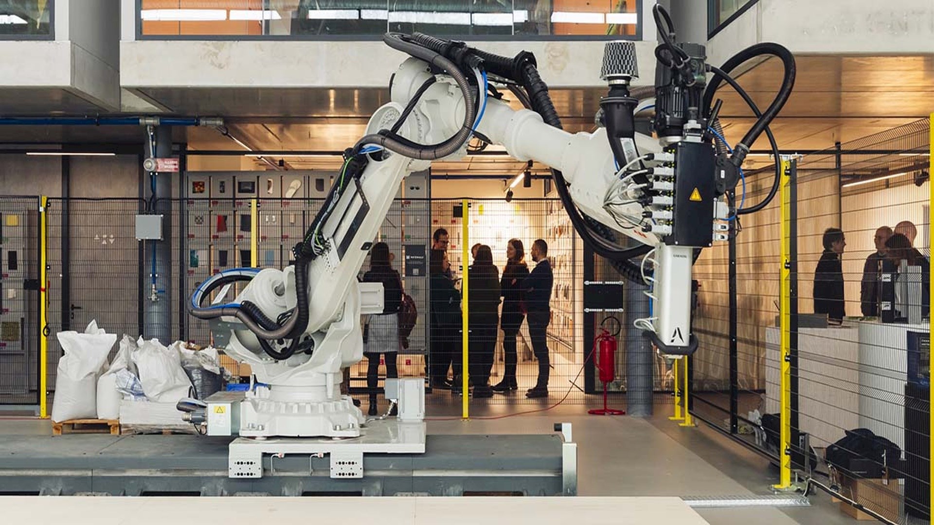 Caracol, Designtech e ABB Robotics: a Milano nasce il primo hub permanente di manifattura additiva robotizzata per il design