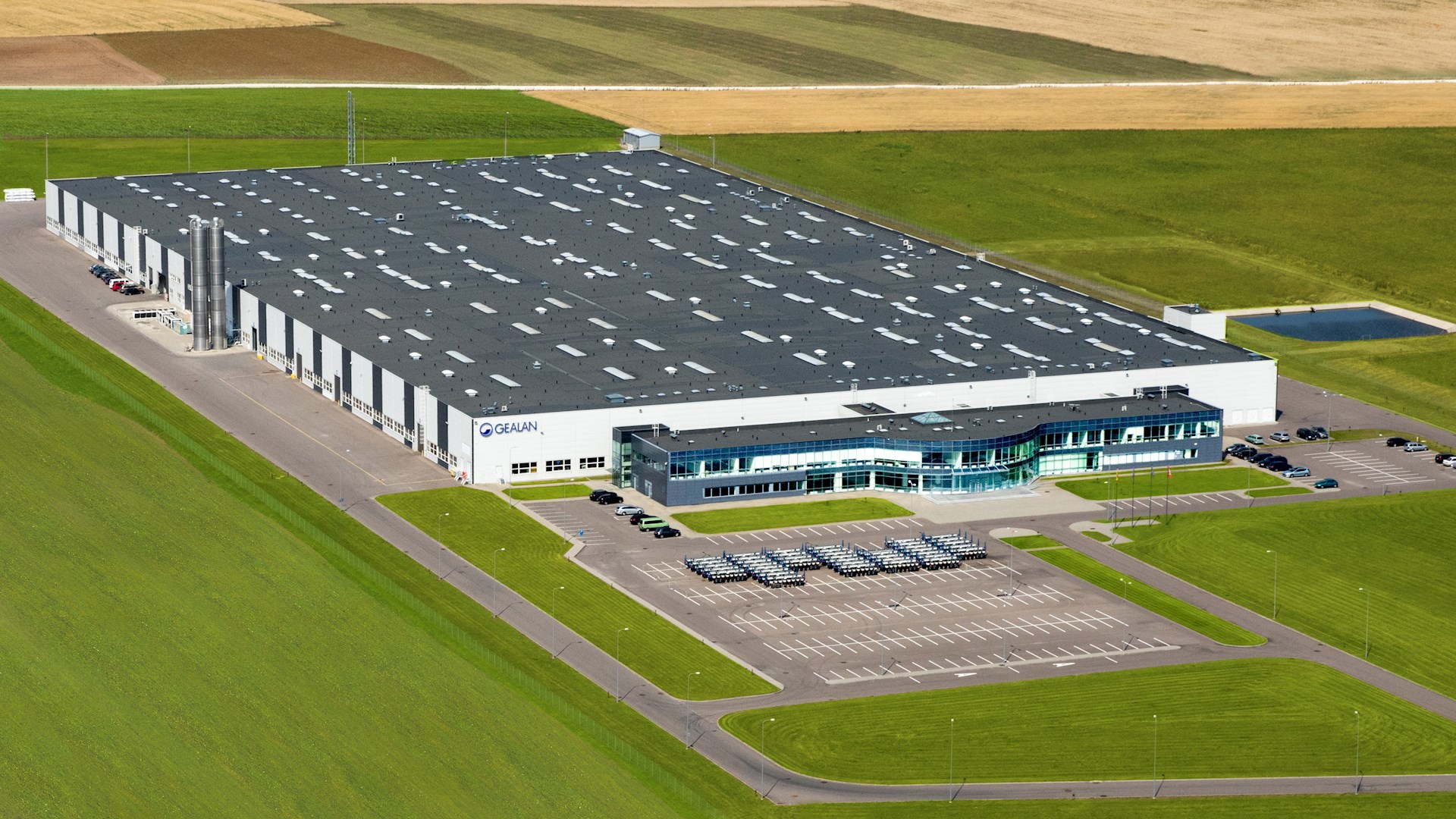ABB modernizuota įranga GEALAN BALTIC gamykloje užtikrina patikimą gamybos procesą