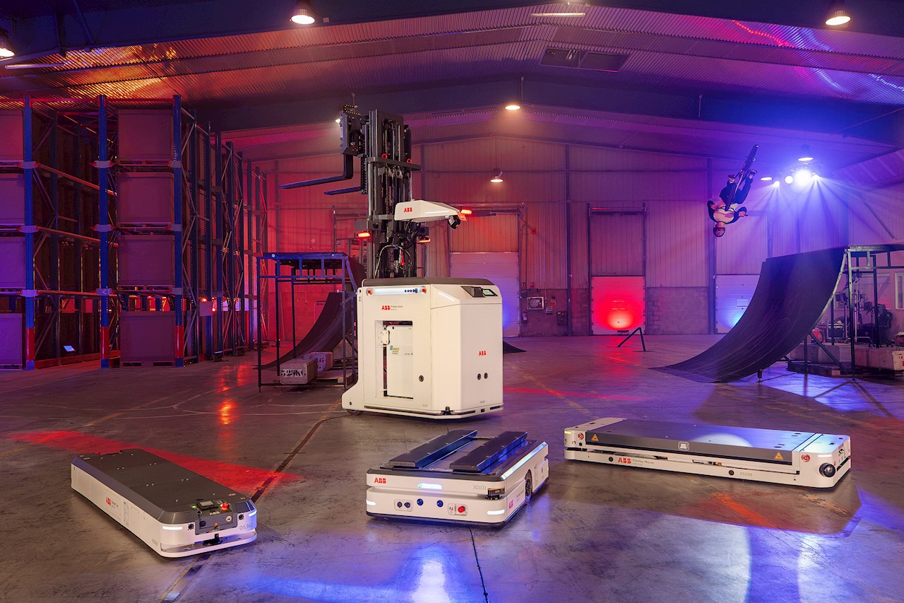 ABB Robotics completa su portfolio de AMR con tecnología Visual SLAM impulsada por IA con un nuevo modelo de horquillas