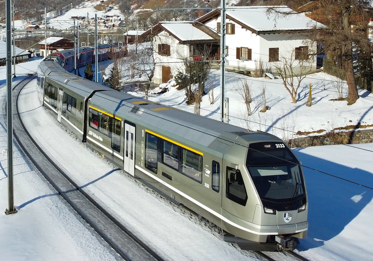 Der Jubiläumszug unterwegs in Klosters.