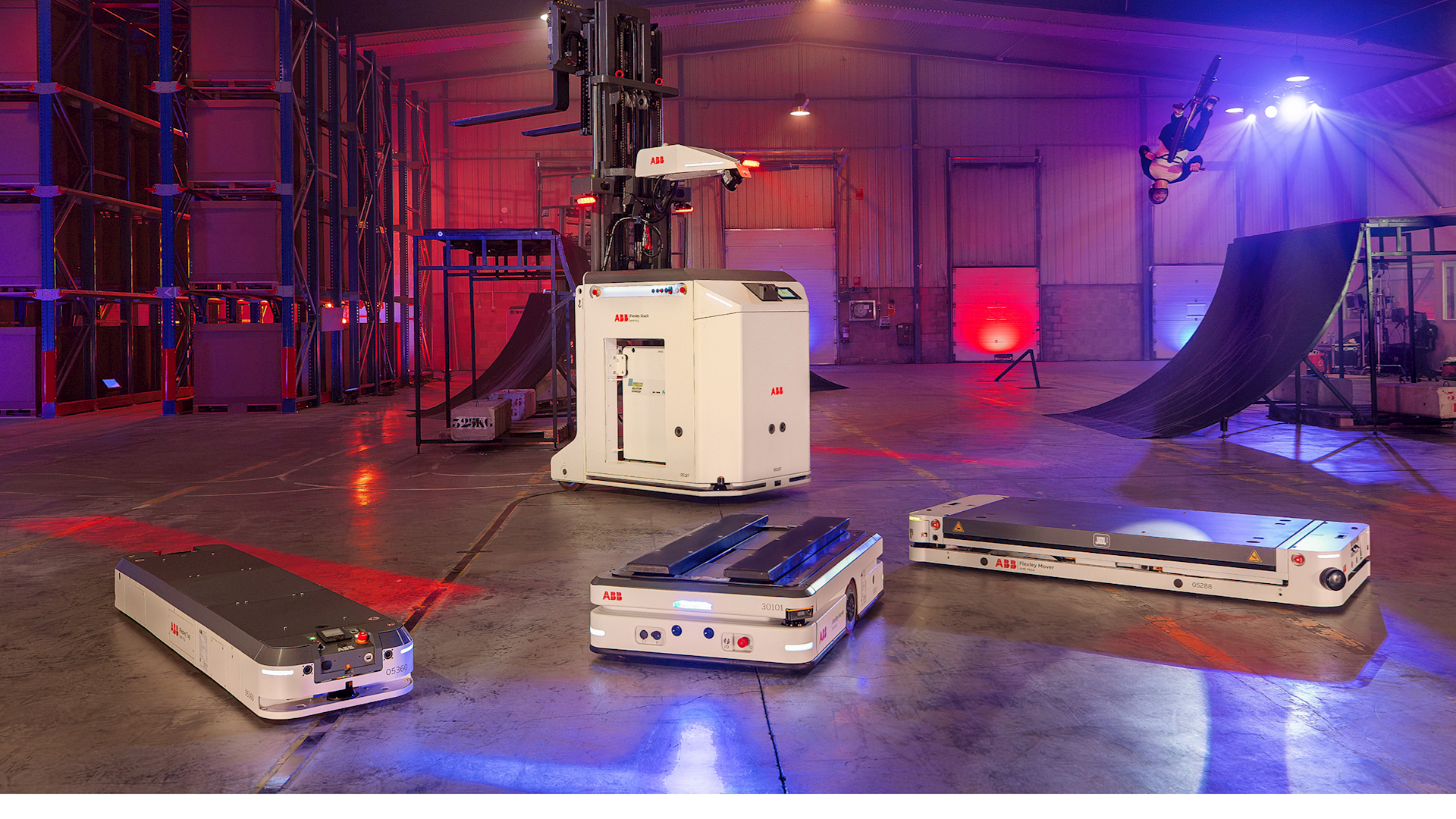ABB Robotics rozšiřuje své portfolio AMR o nový autonomní vysokozdvižný vozík využívající technologii Visual SLAM s umělou inteligencí