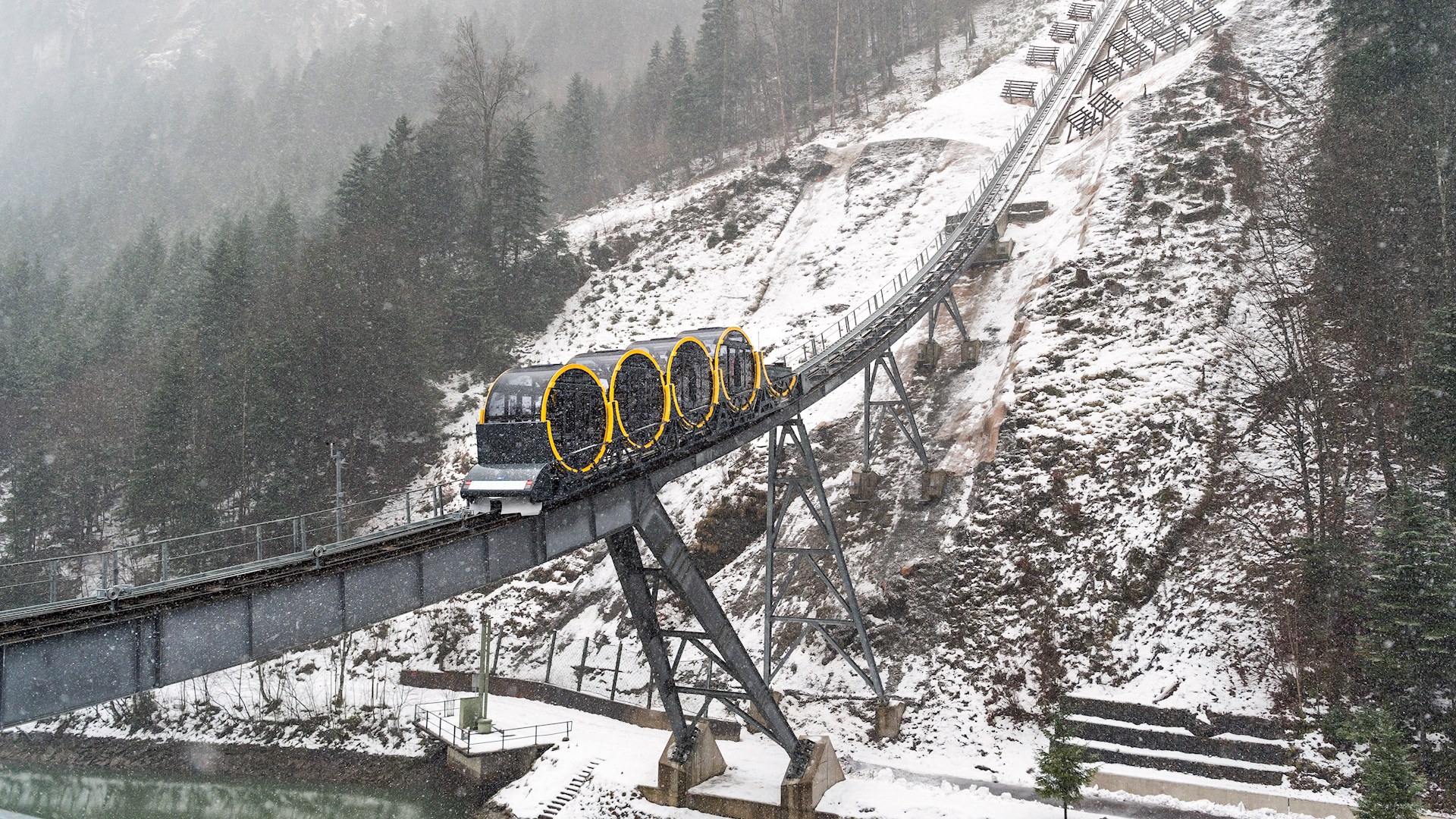 Weltrekord mit ABB: Standseilbahn auf den Stoos überwindet Steigungen von bis zu 110 %