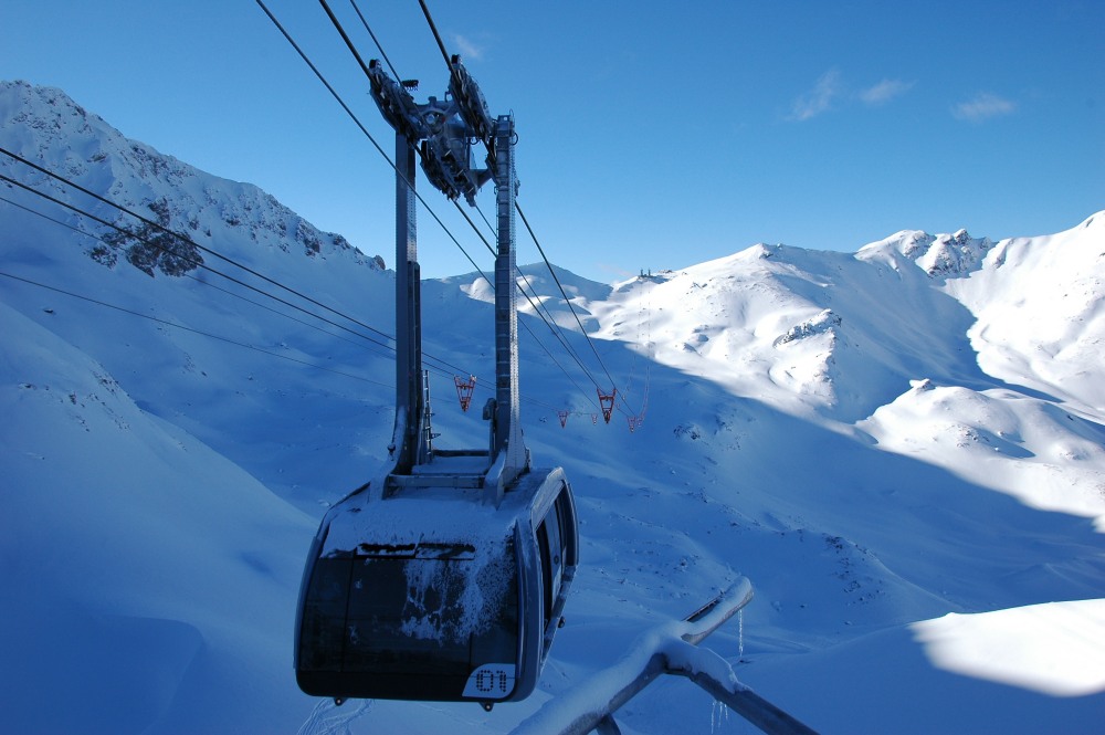 Die Urdenbahn verbindet die Skigebiete von Arosa und Lenzerheide.