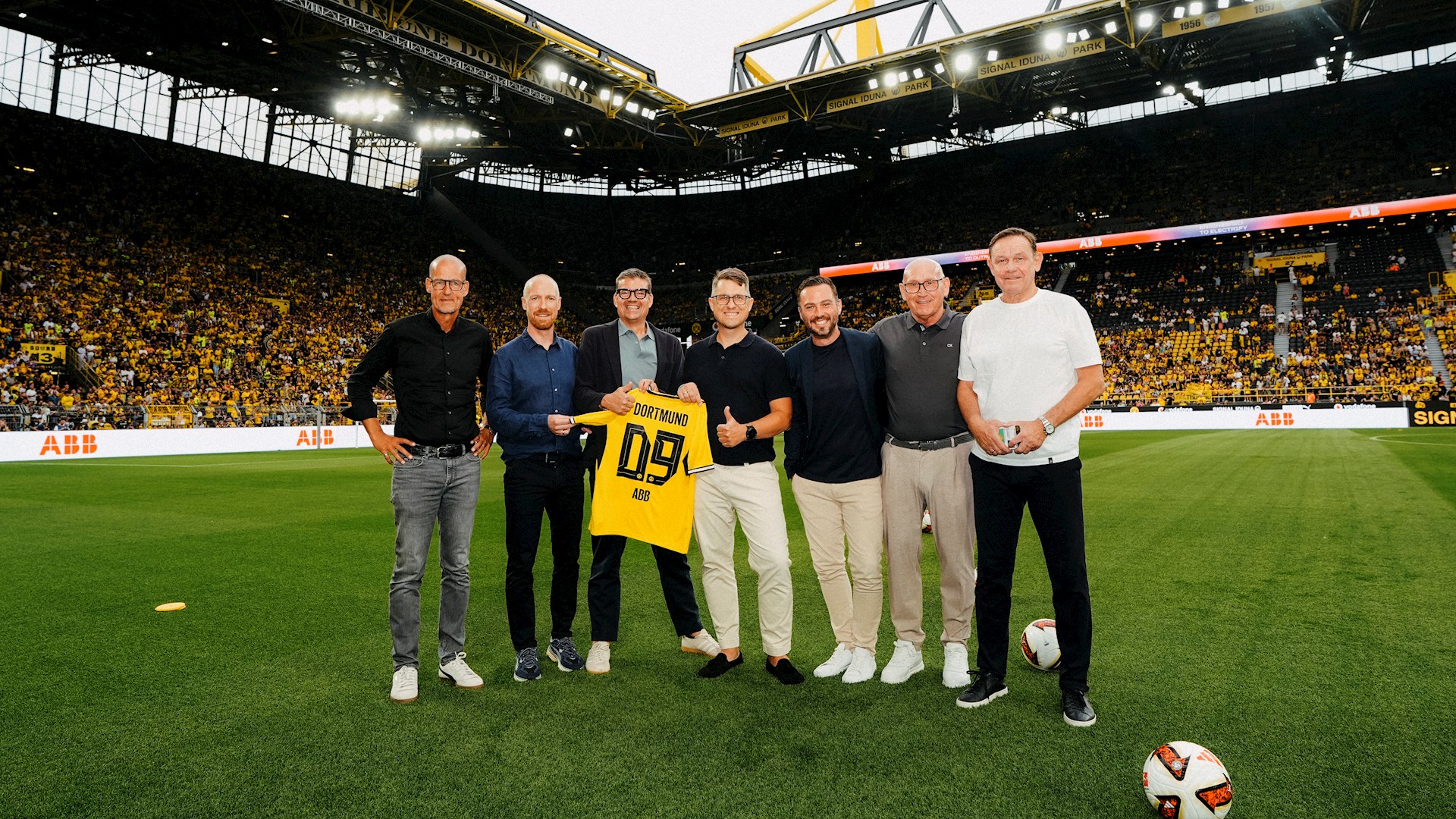 ABB und Borussia Dortmund entwickeln Deutschlands größtes Fußballstadion zum Vorzeigeprojekt für intelligentes Energiemanagement